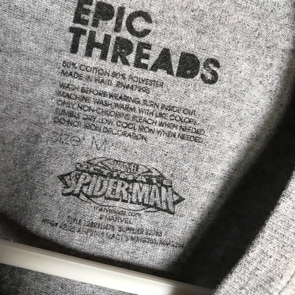 Spider-Man Epic Threads Medium Tee - Picture 2 of 2